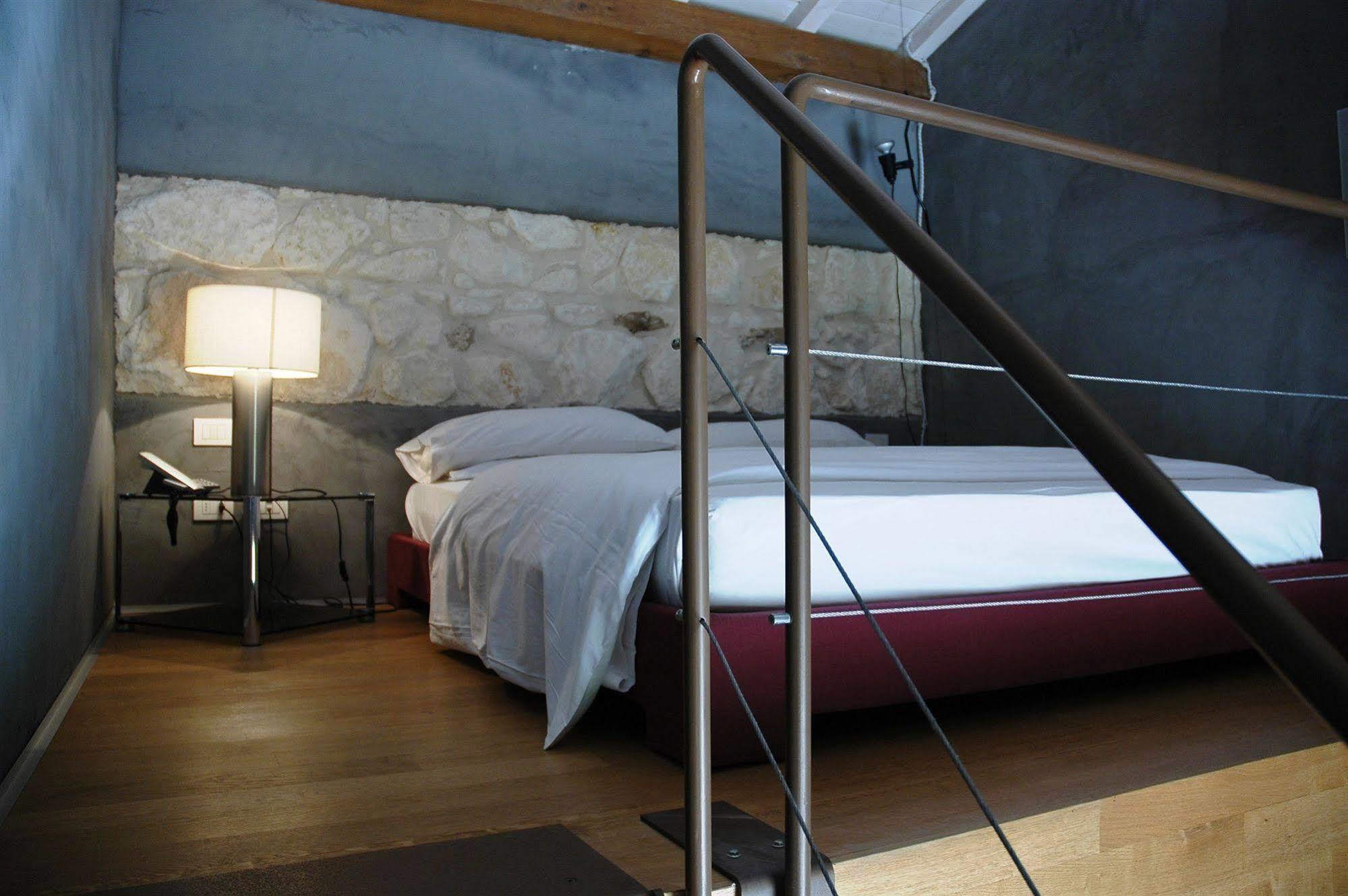 Caol Ishka Hotel Syrakusa Exteriör bild